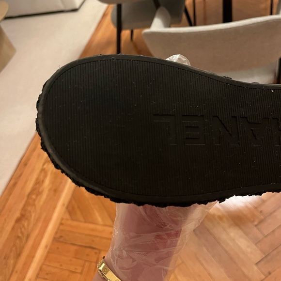 Chanel Sandals
will fit size 38, 38.5, 9
I am a 38.5 - Picture 7 of 10